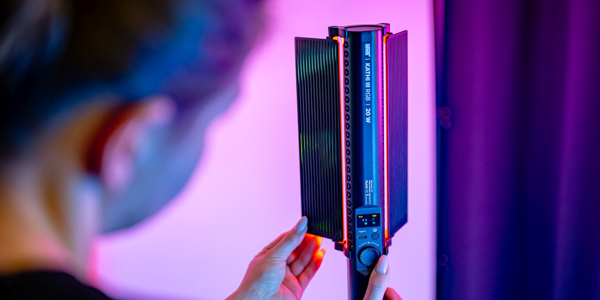 Newell_Kathi_III_RGB_LED_světlo_pro_foto_a_video_17